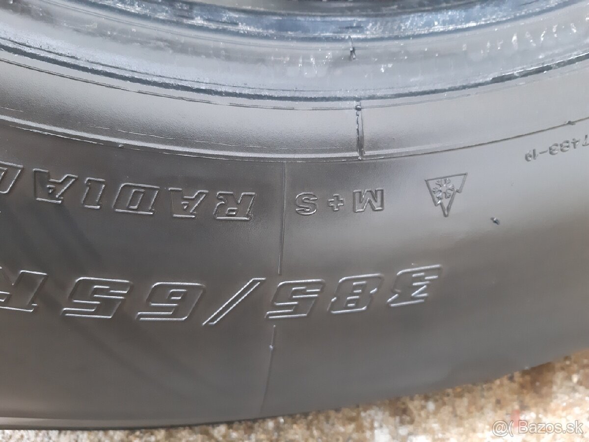 Pneu 385/65r 22.5