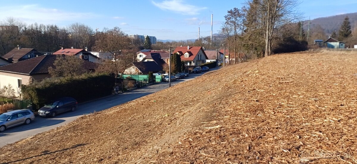 Stavebný pozemok / 1389 m2 / Žilina - Rosinky