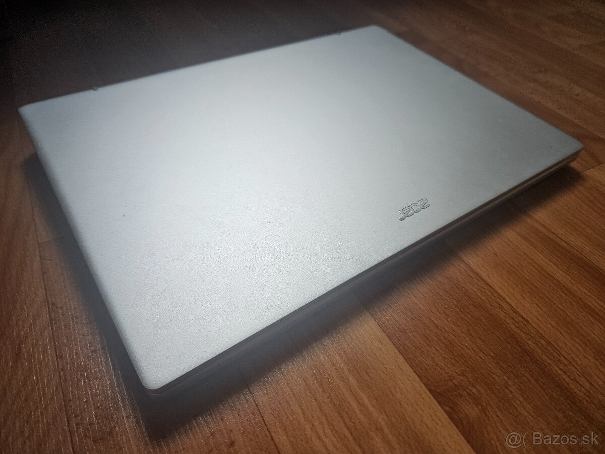 Acer Swift Go 14 Pure Silver celokovový - TOP STAV