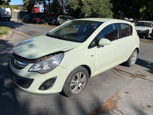 Rozpredám na náhradné diely Opel Corsa D 1.2 A12XER