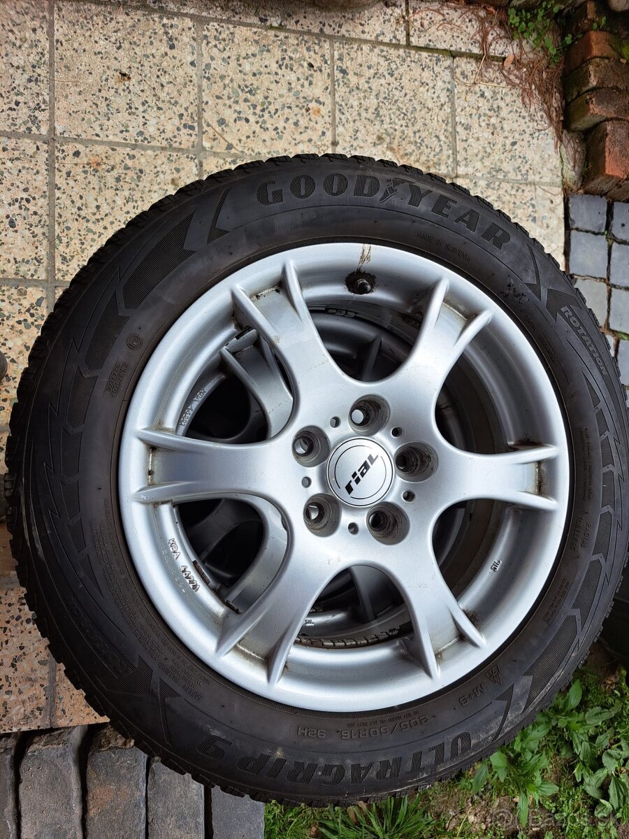 predam elektrony so zimnymi pneumatikami 205/60 R16