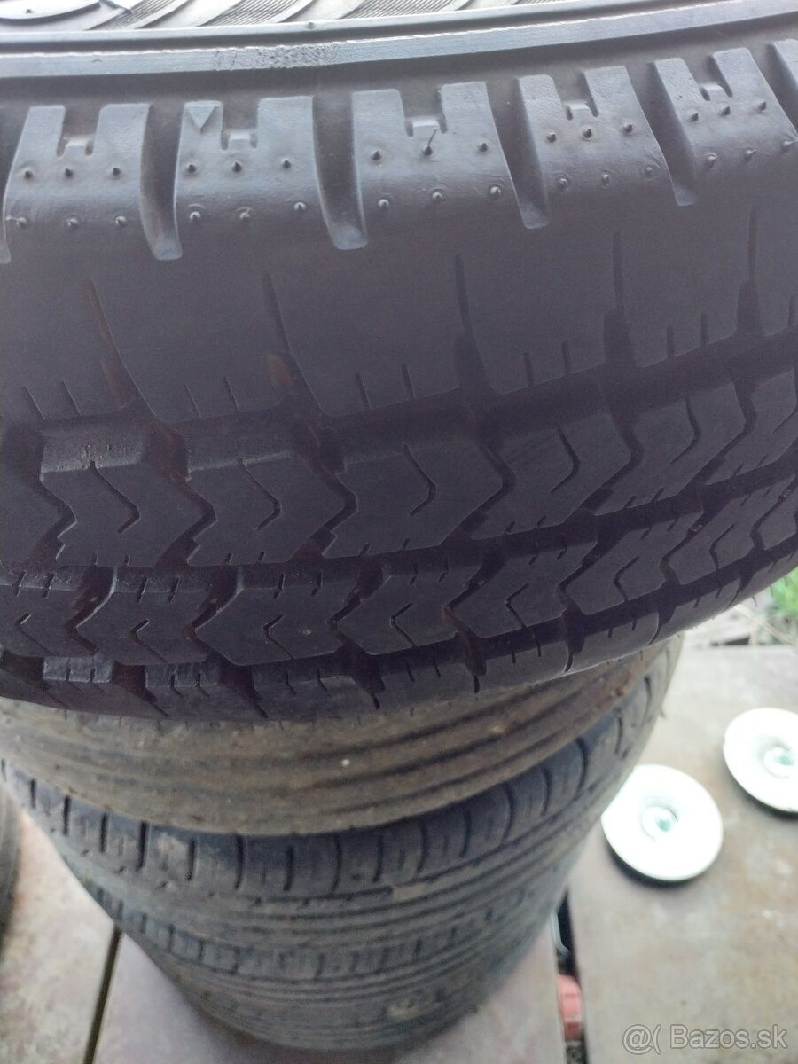 195/70r15c