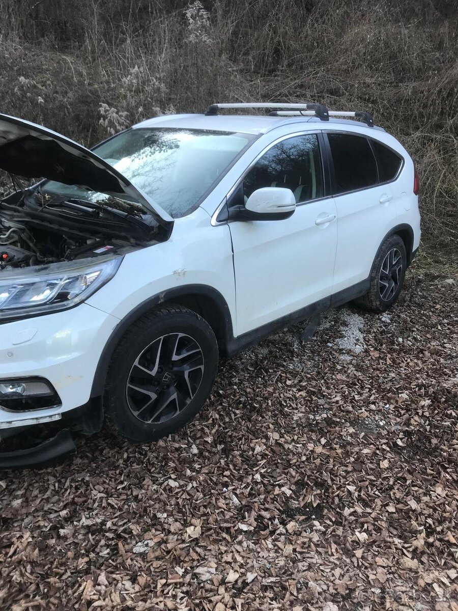 2016 Honda CR-V 2,0 benzín manuál havarovana