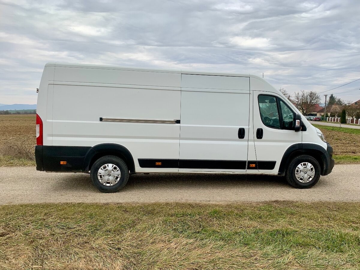 Peugeot Boxer 2.0 HDi; 3-miestny