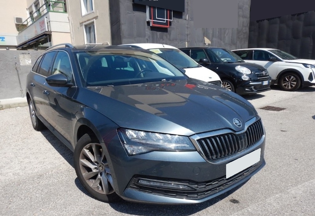 Škoda Superb combi 2021 2.0TDi 110kW, DSG, šedý, odpočet DPH