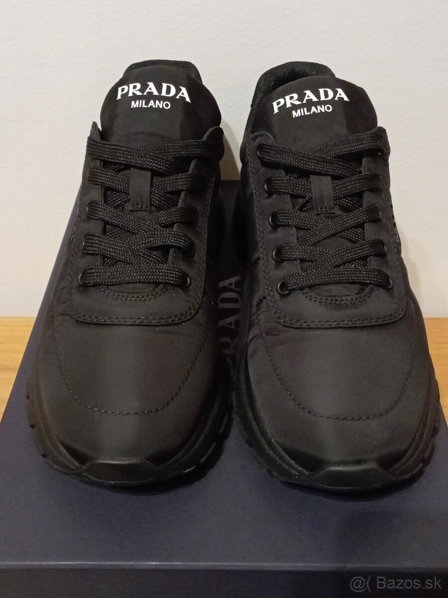 Prada čierne