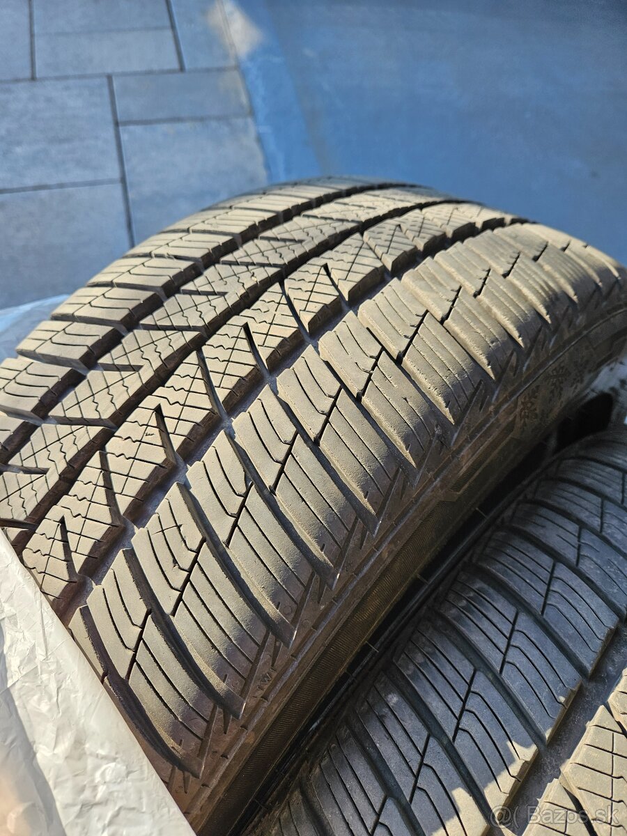 215/50 R17 Barum zimné