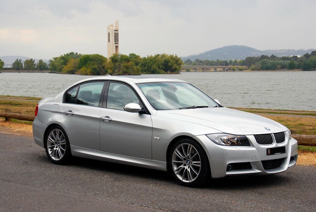 Kúpim BMW e90