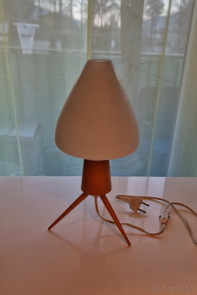 Retro lampa ÚĽUV