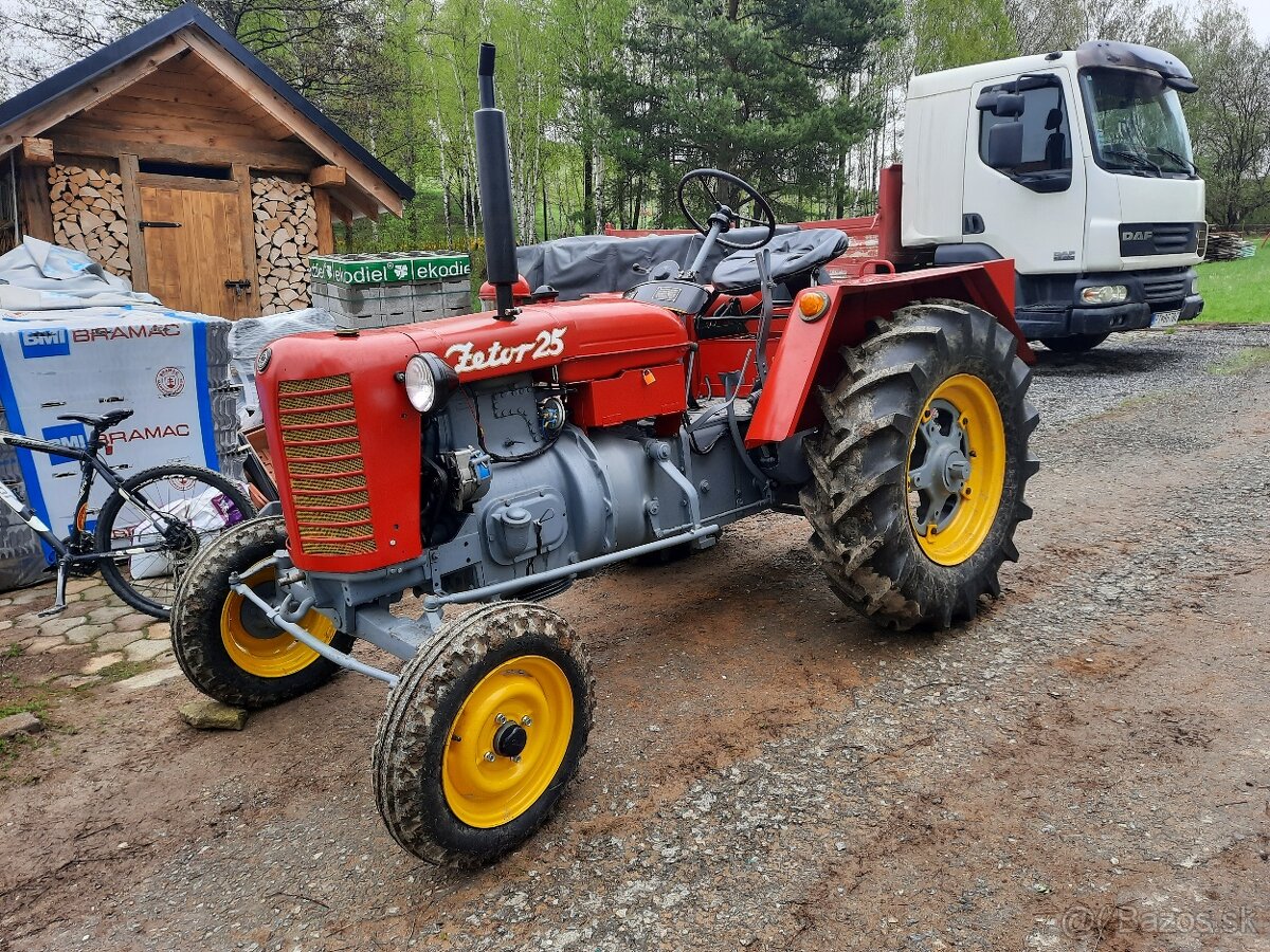 Traktor Zetor 25