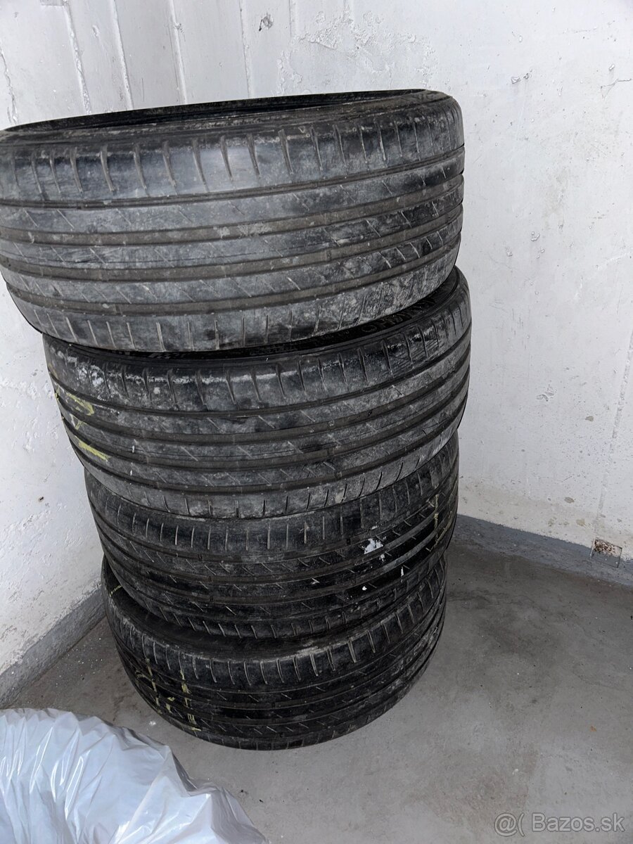 Kuhmo ECSTA 225/35 R19 88Y Letné