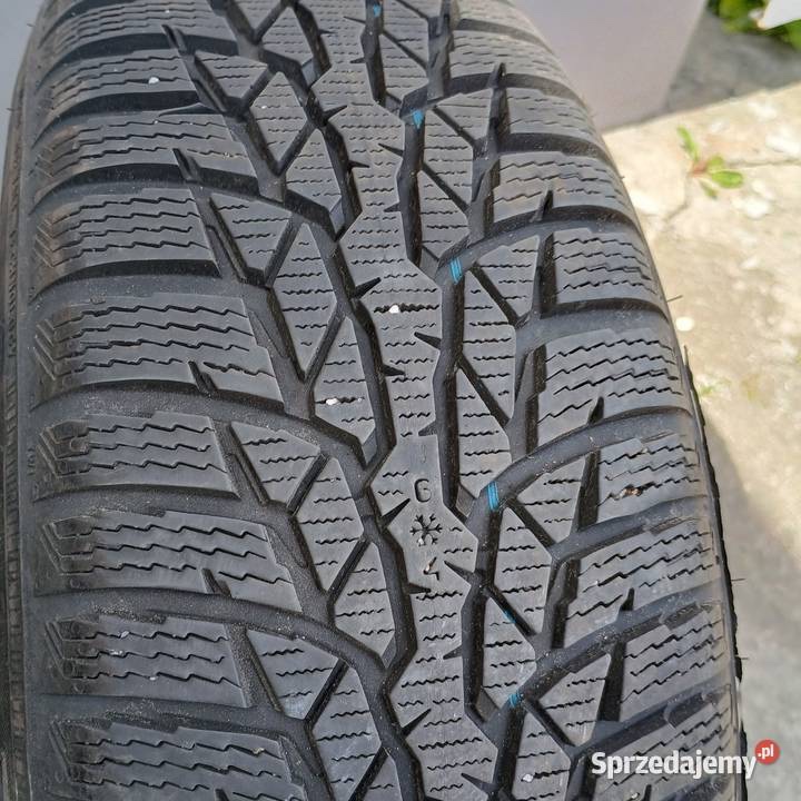 Zimne pneumatiky 215/55/r16