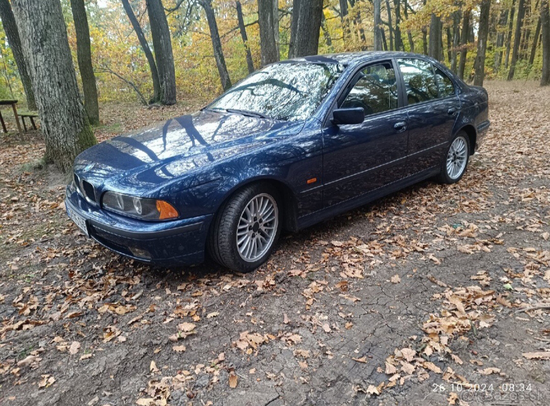 BMW E39 528I