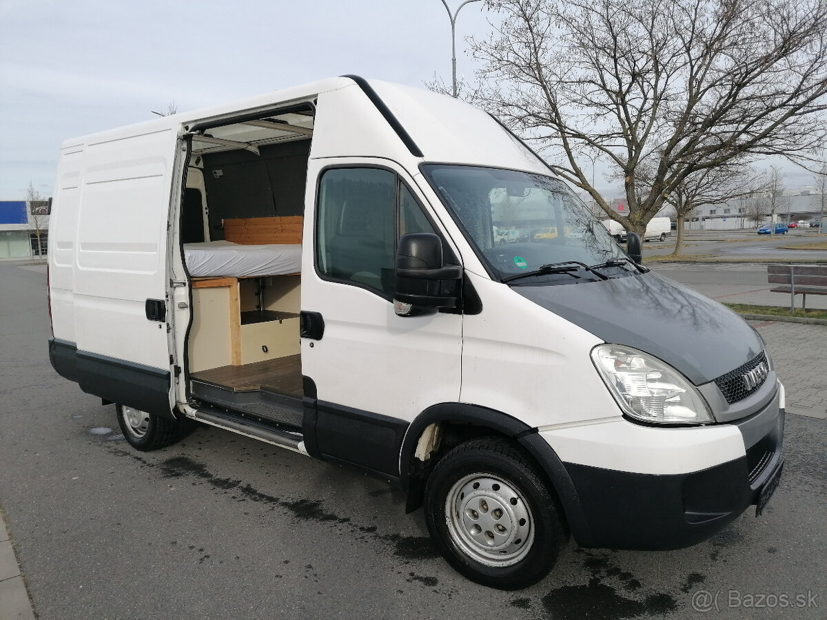 Cestovní obytná dodávka Iveco Daily 3.0/rok 2012