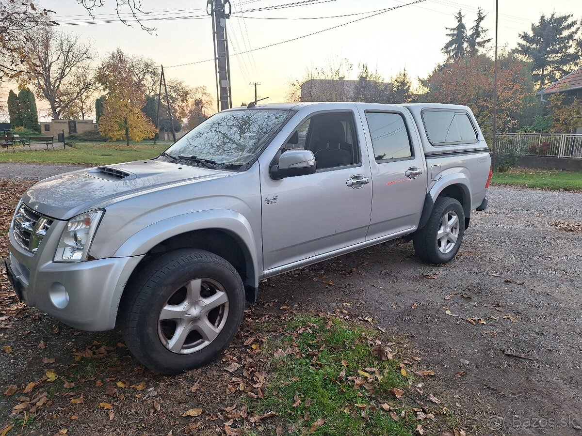 ISUZU D MAX 2,5 TD 4X4 100KW ROK 2009