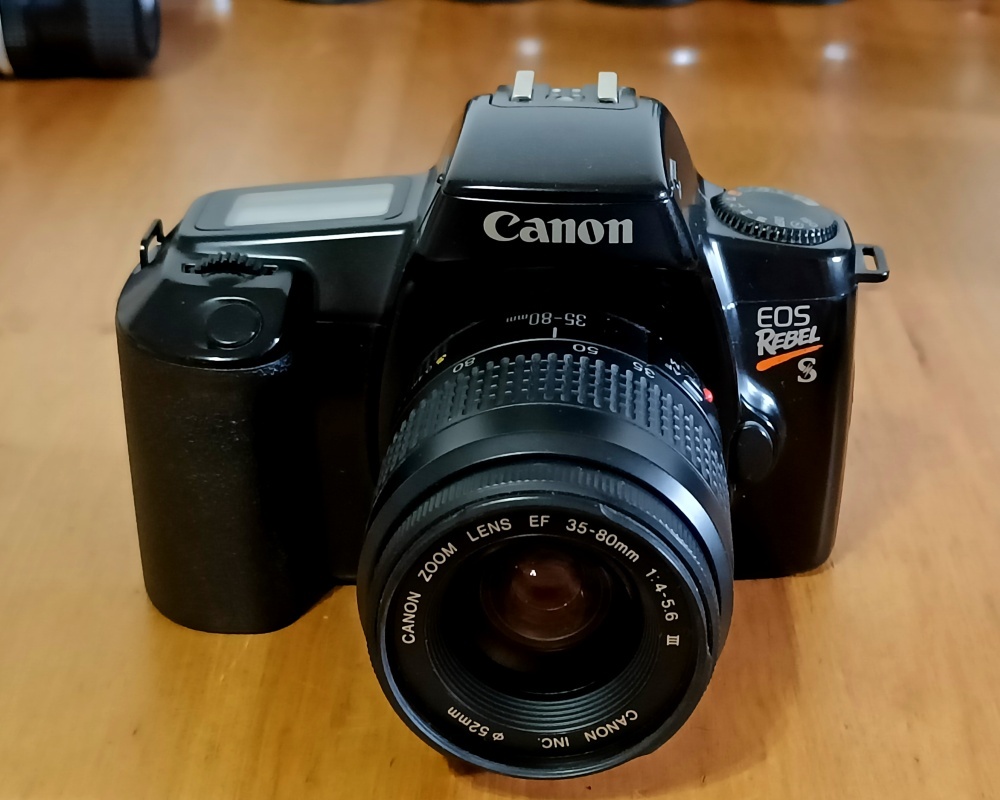 CANON EOS Rebel S (Canon Zoom lens EF 35-80mm) - 1990