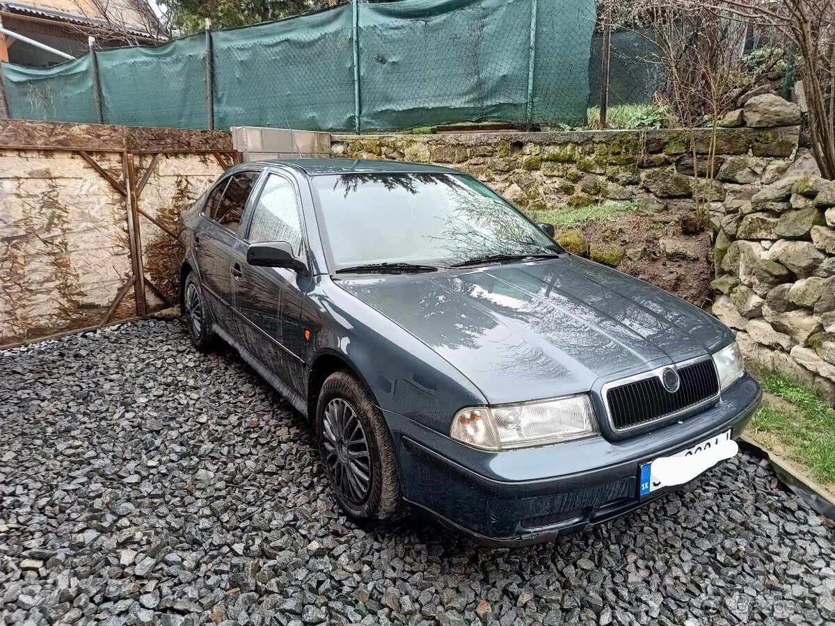 Škoda Octavia 1 1.6 benzin