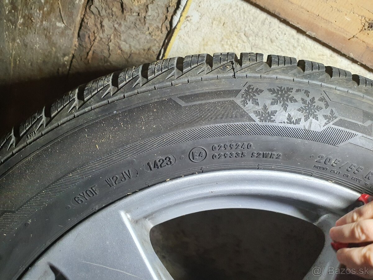 Predám zimné pneu 205/55 R16 s elektronami 7J x16 e=32