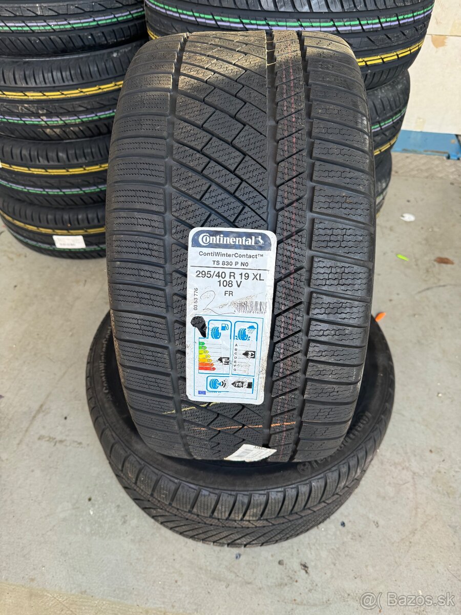 295/40R19 Continental