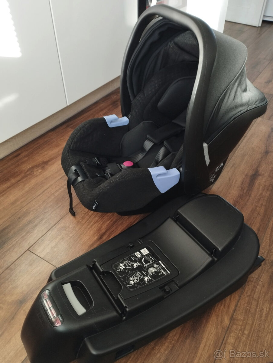 Vajicko Recaro Privia Evo + isofix zakladna do auta