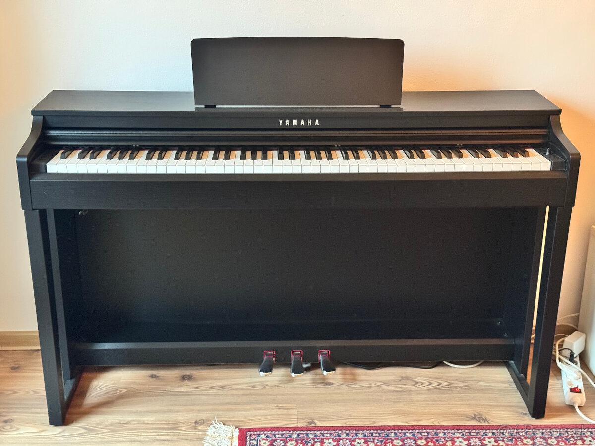 Predám digitálne piano Yamaha Clavinova CLP-525