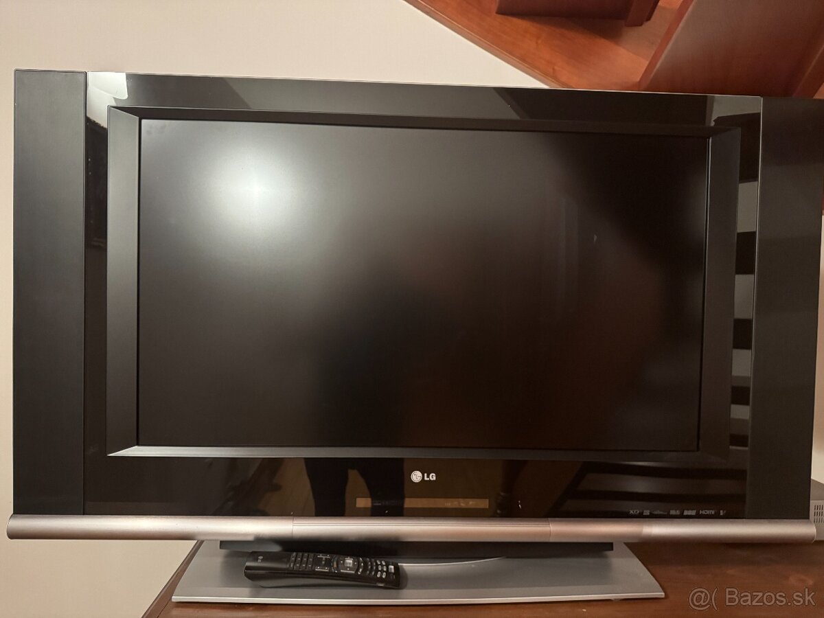 LG 37"