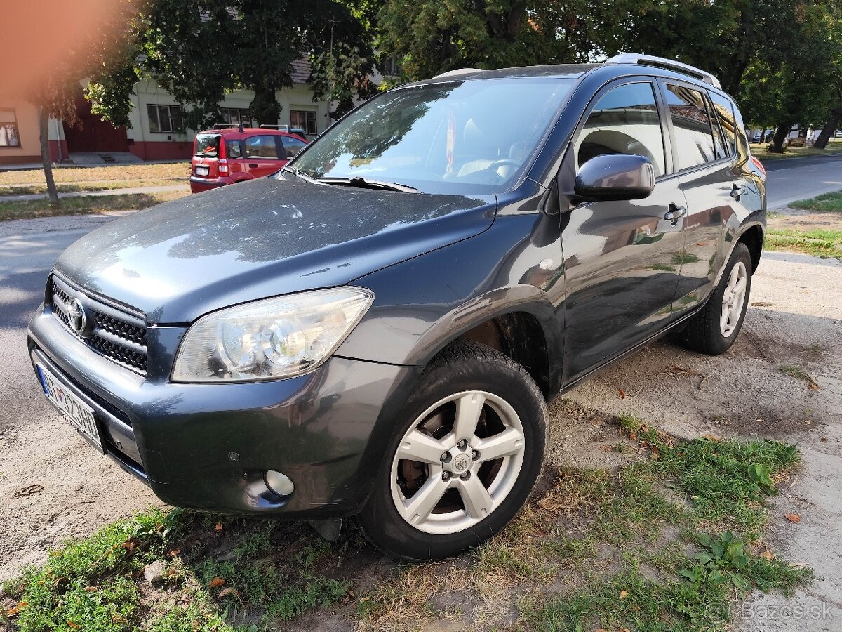 Toyota RAV4 2.0l benzín 112kw