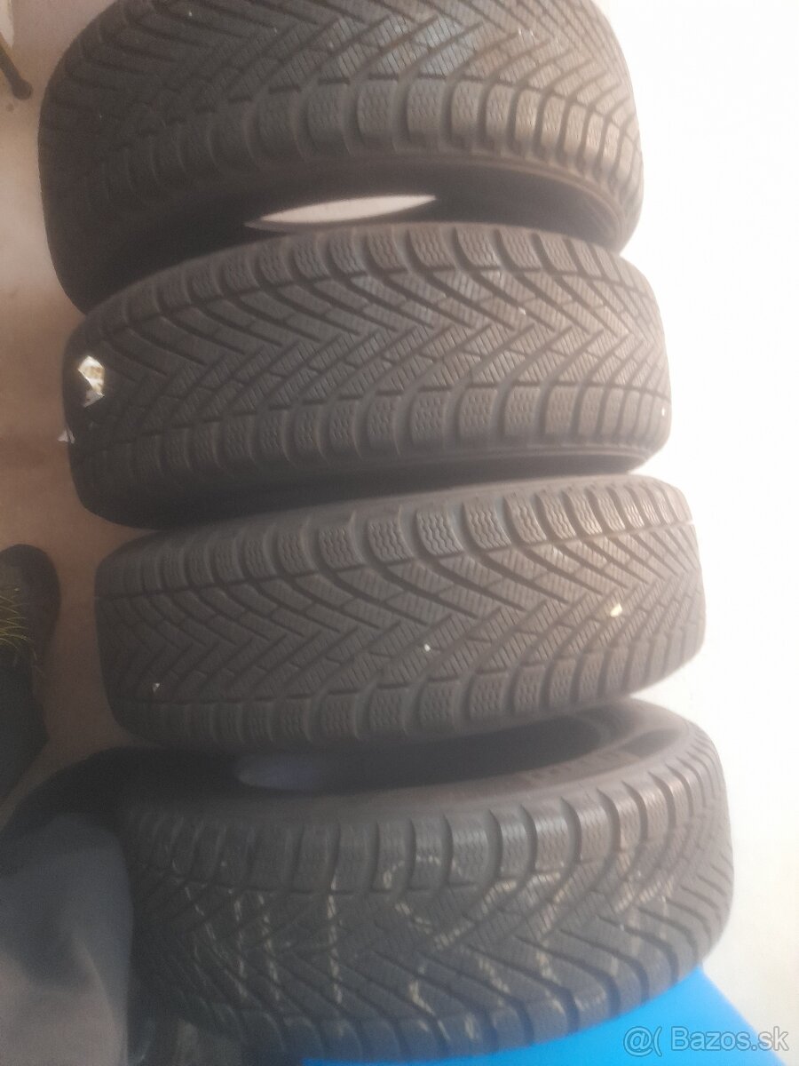 Predam zanovne zimne pneu 185/60-15 pireli