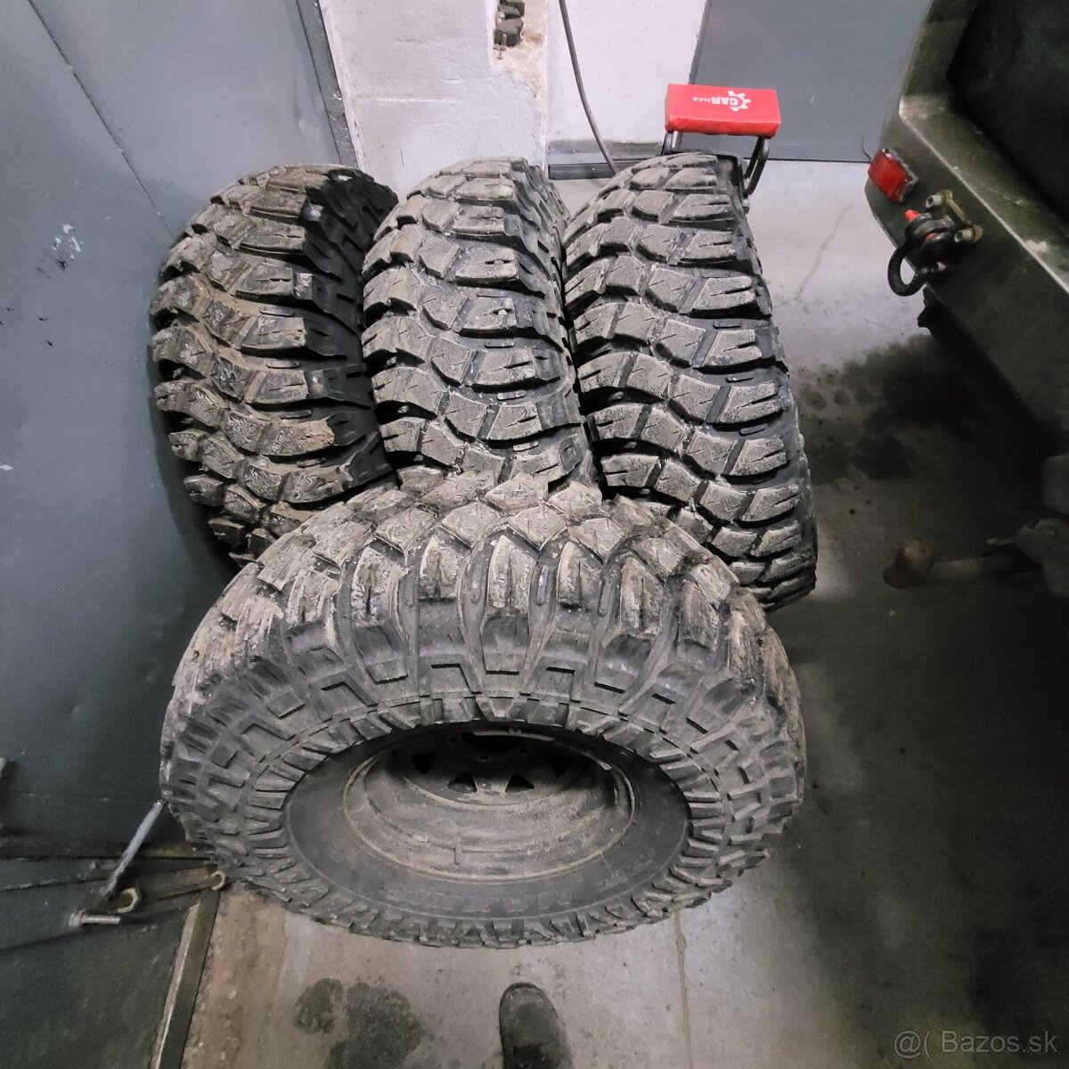 Maxxis creepy crawler 37x12.5r16