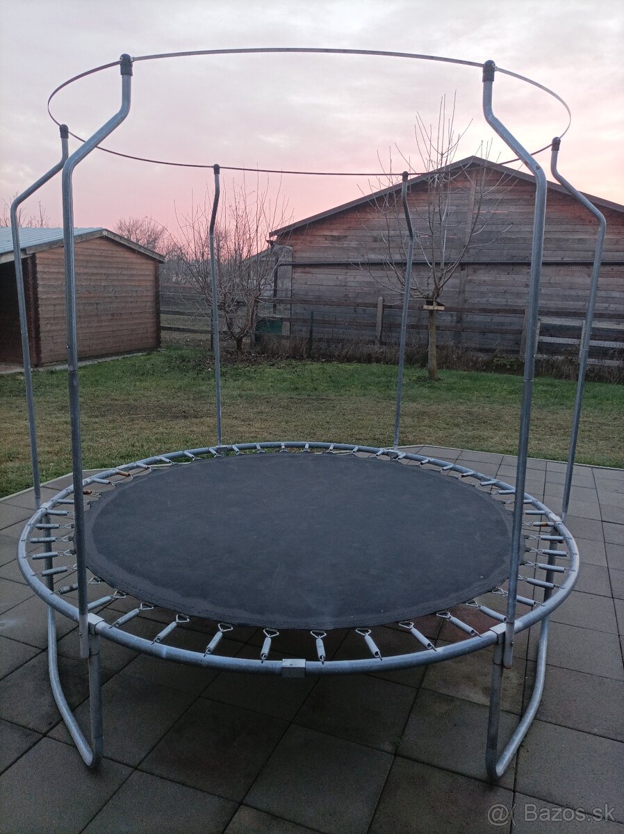 Trampolínu