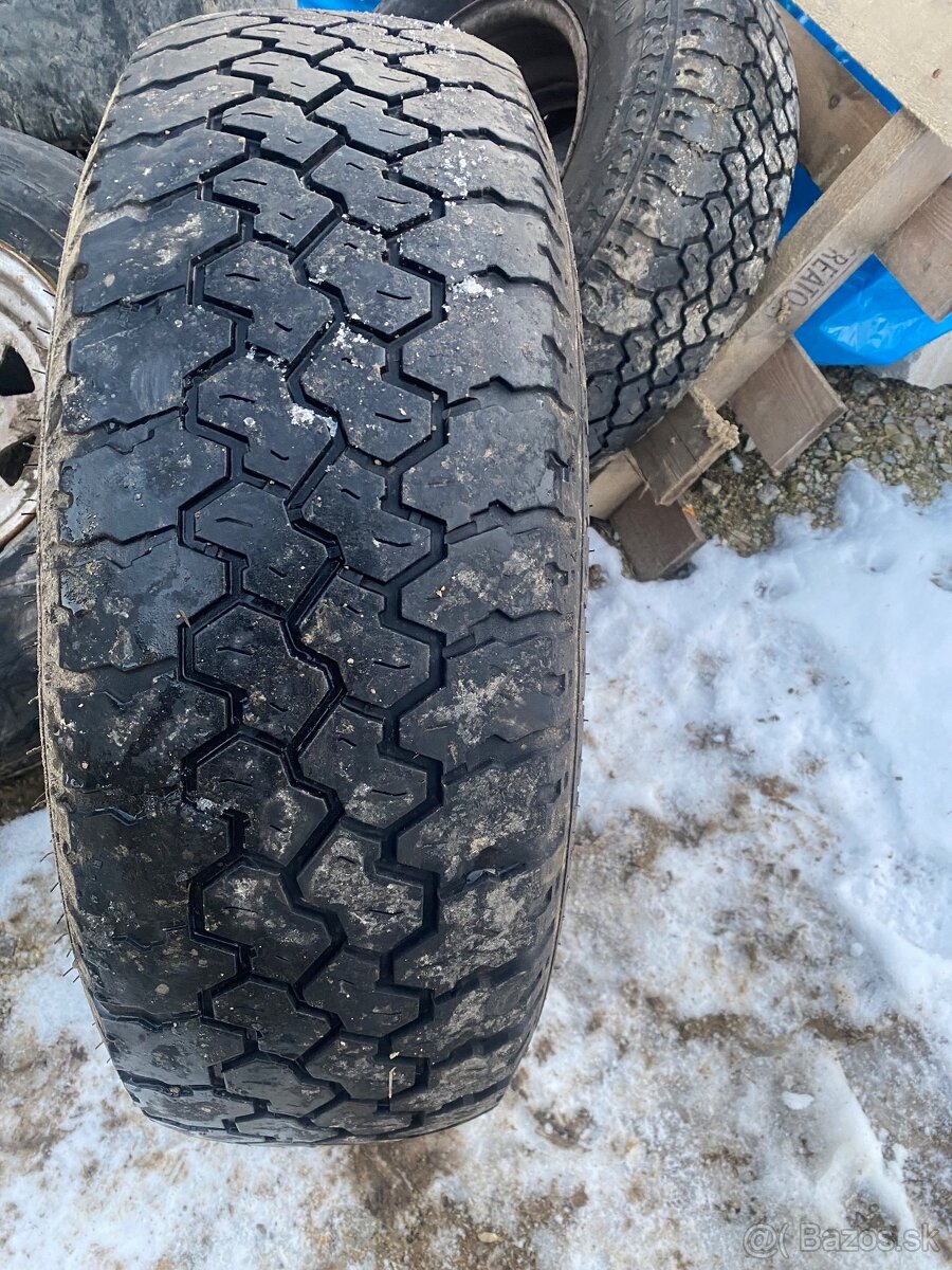 235/75 R15 roztec 6x139.7