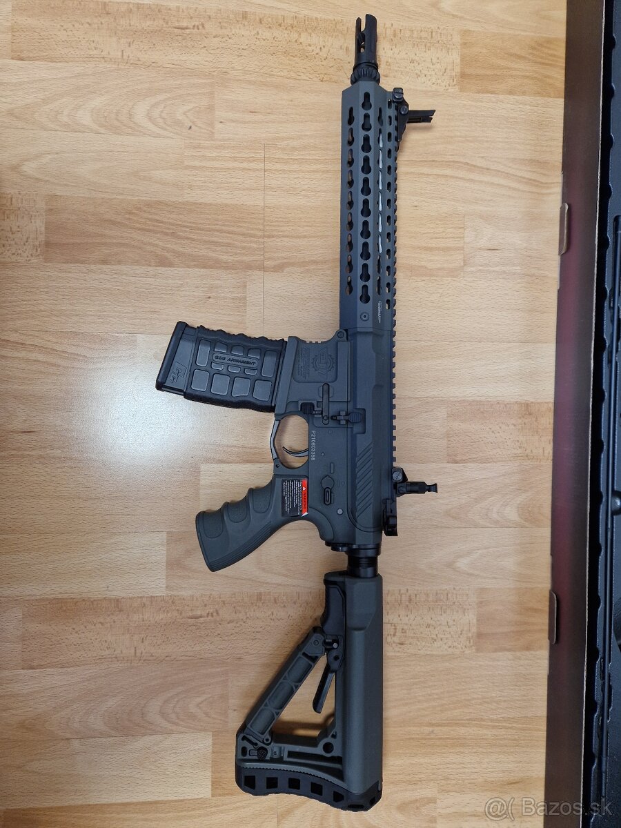 Predám airsoftku G&G CM16 SRL + plná výbava