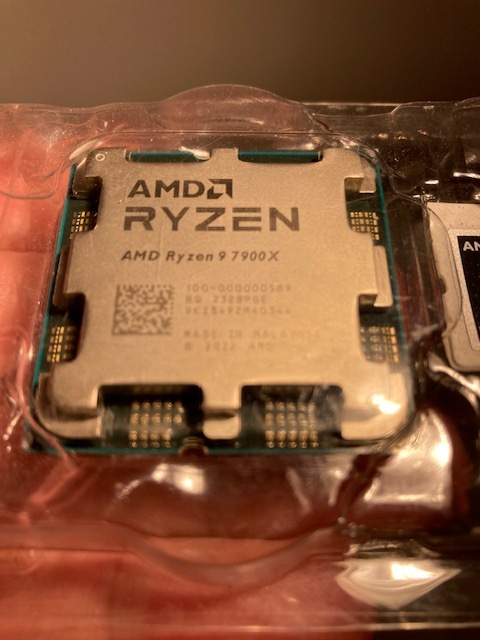 AMD Ryzen 9 7900X