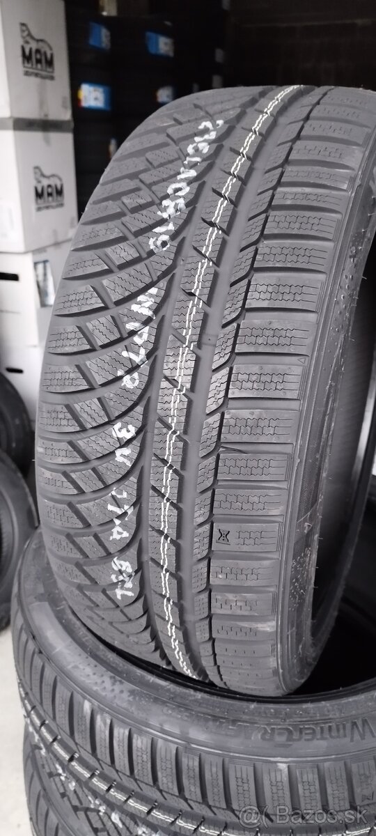 Zimné pneumatiky 235/40 R19