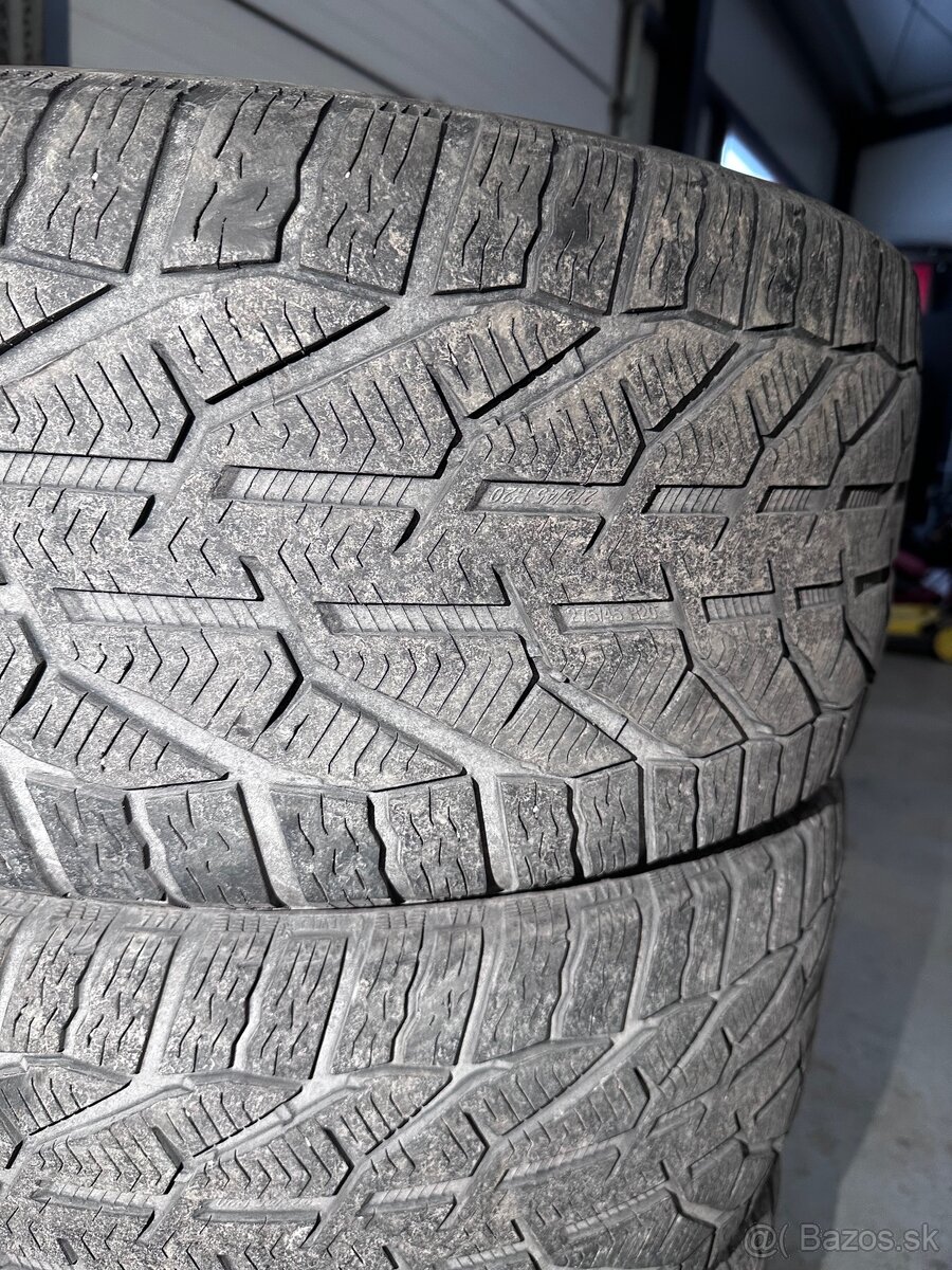 Zimné pneu 275/45 R20