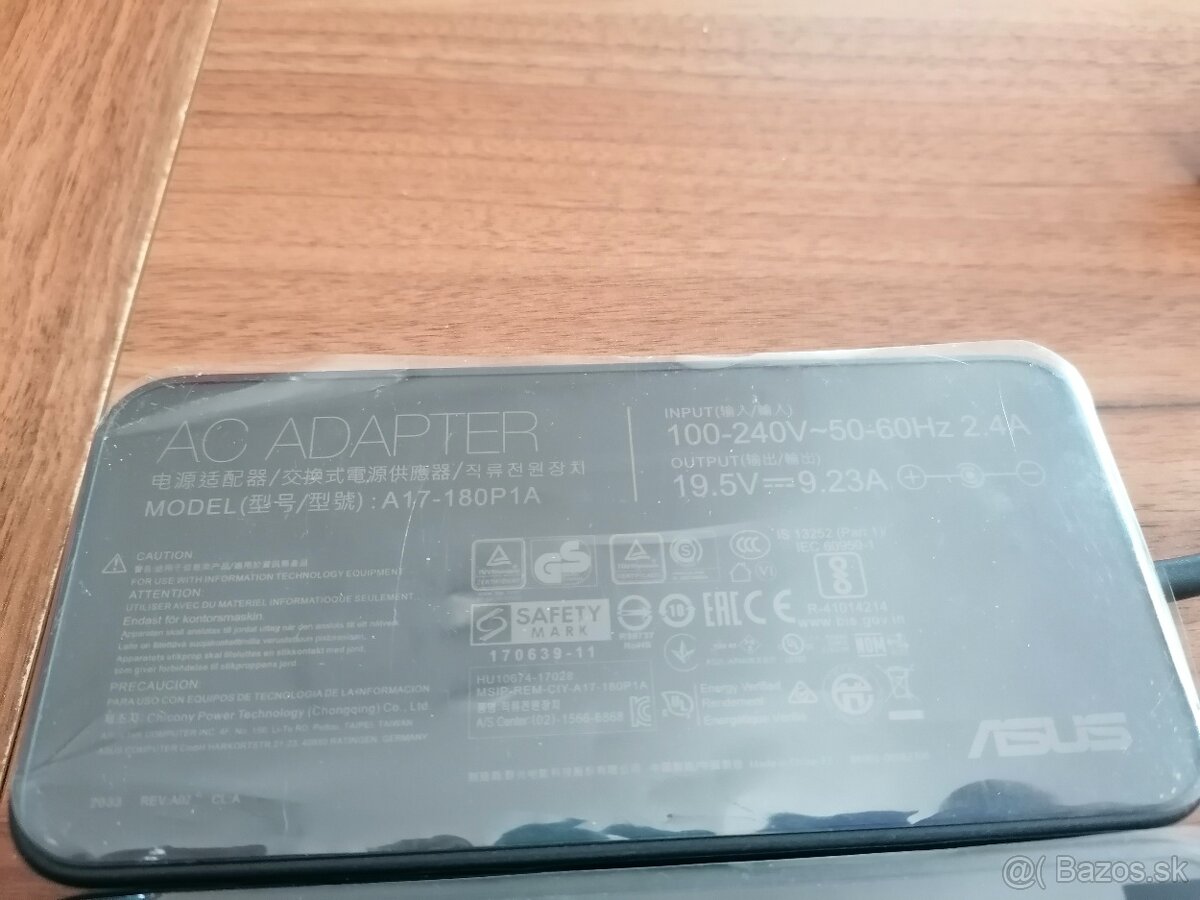 Predám Asus AC adaptér A17-180P1A 19,5V 9,23.