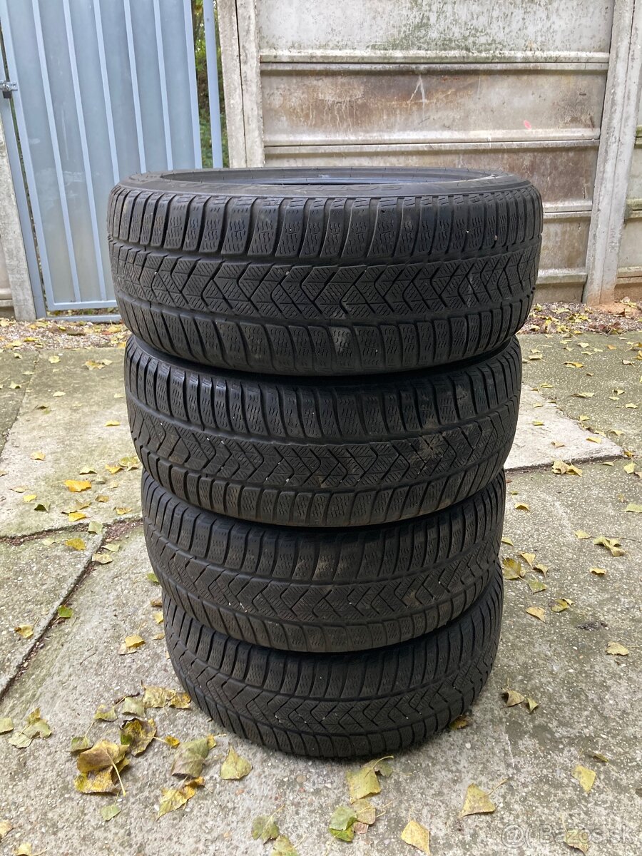 ZIMNE PIRELLI 225/55 r 18