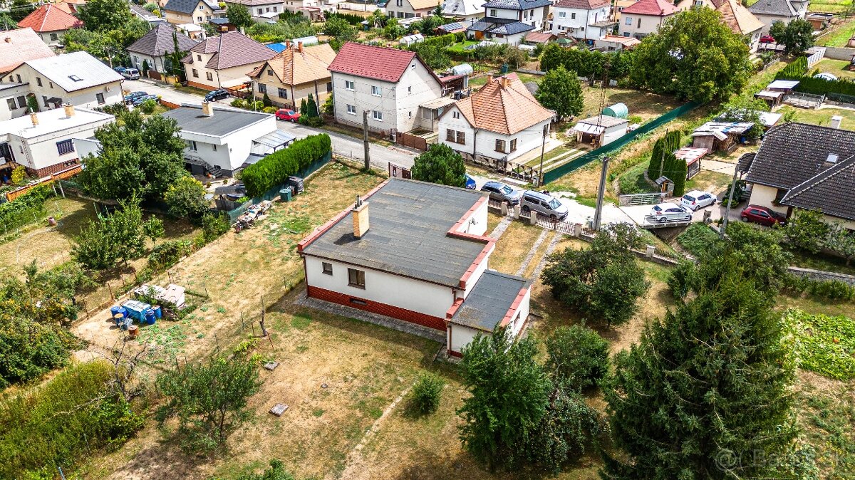 Na predaj rodinný dom so záhradou (1574 m2), obec Nedanovce