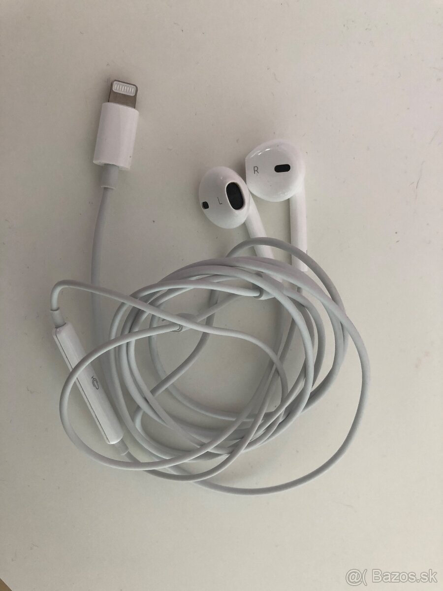 Apple EarPods s lightning konektorom