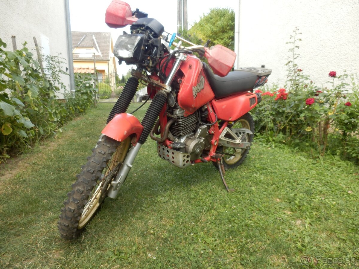 Honda Dominátor 650 bez tp špz