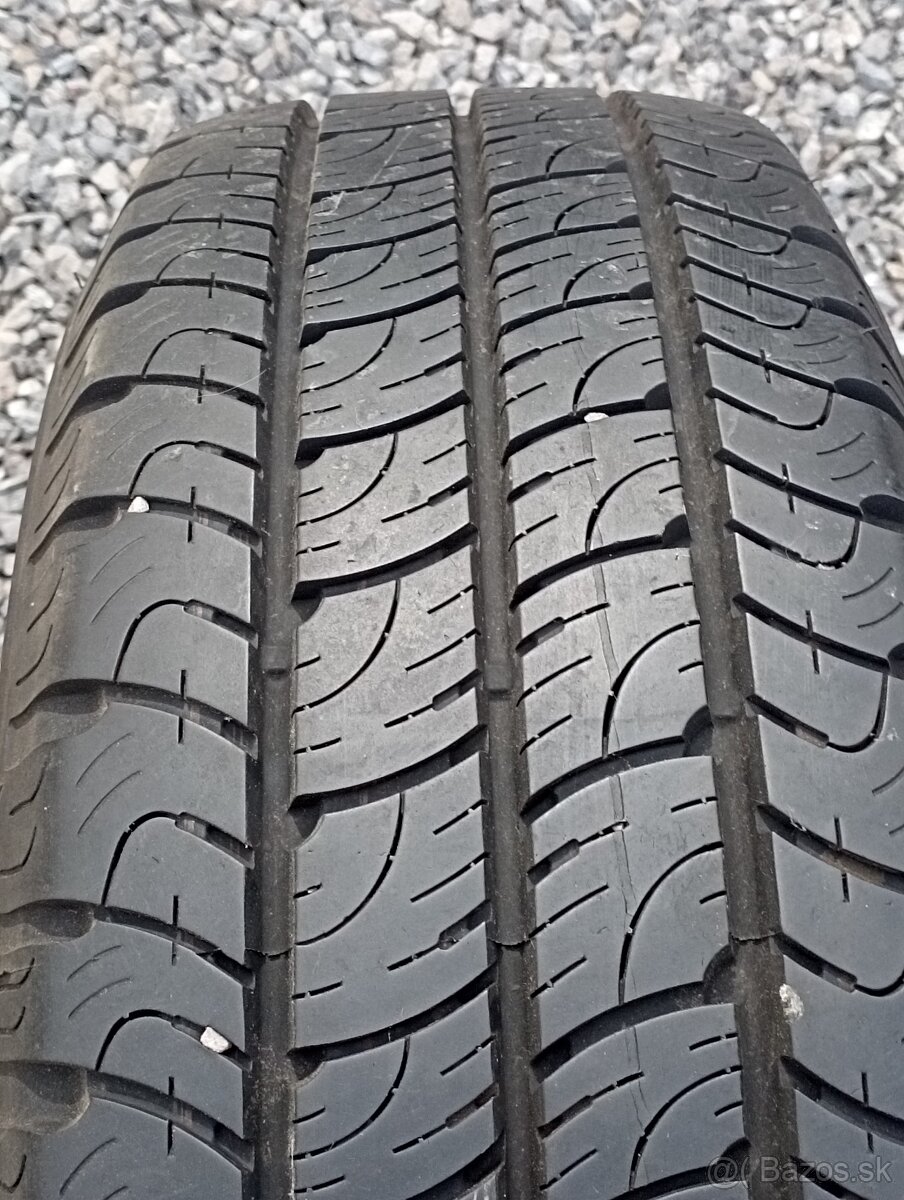 Trafic 215/65R16C Good year marathon