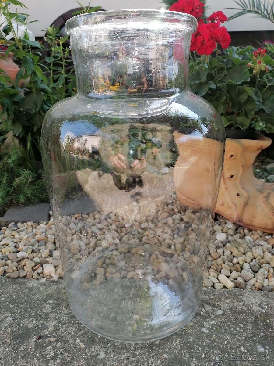Stará sklenená fľaša.