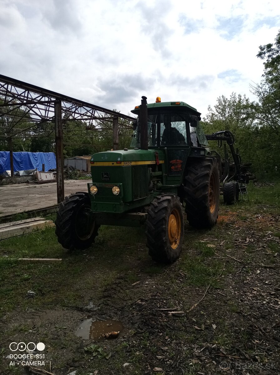 Traktor John Deere 4430 4x4