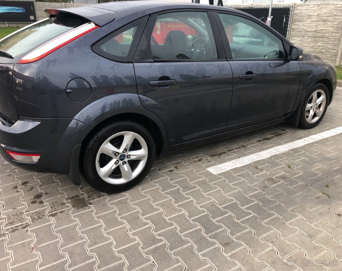 Ford focus 1.6 benzin 105000km