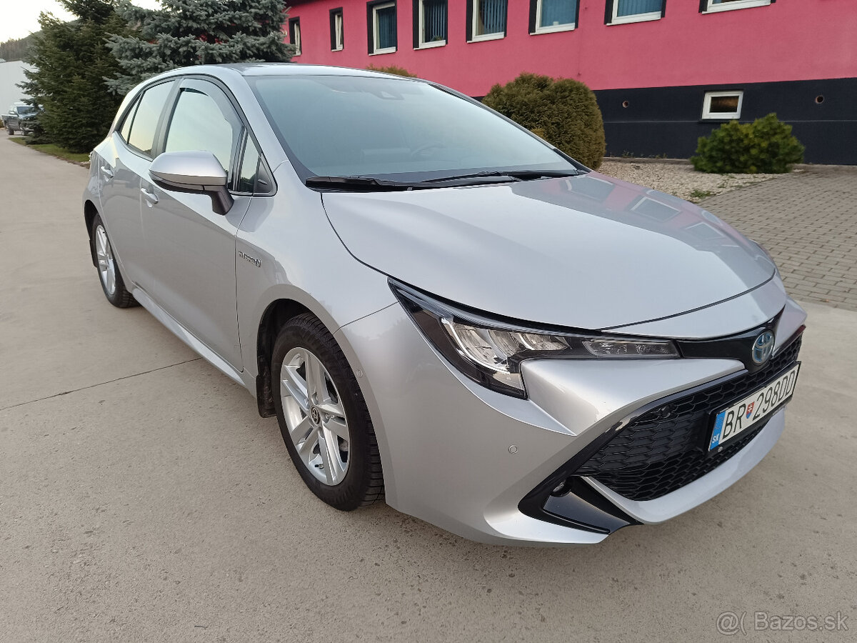 Toyota Corolla 1.8 Hybrid e-CVT 10/2021, iba 21 000 km