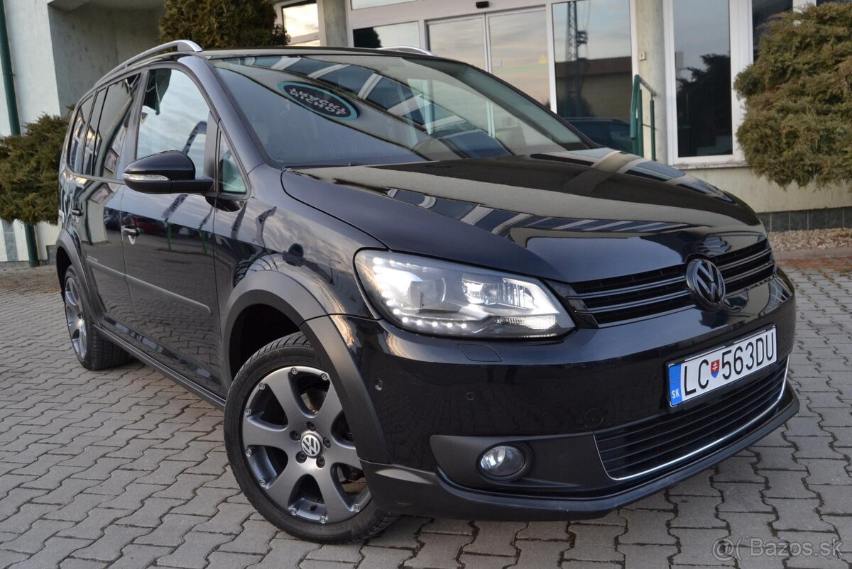 VW CROSS TOURAN 1.4 TSI, R17, ORIGINÁL 163.118 KM, 7 MIESTNE