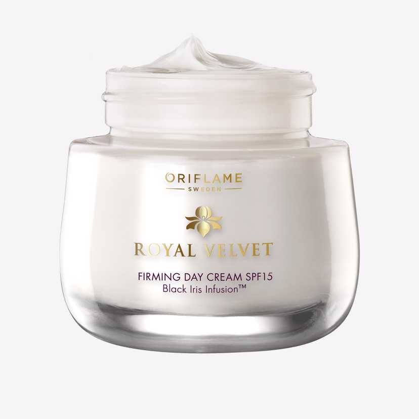 Spevňujúci denný krém Royal Velvet so SPF15