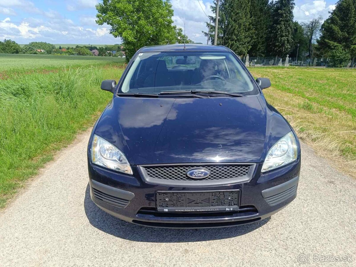 FORD FOCUS AMBIENTE 1,4 BENZIN 59 KW