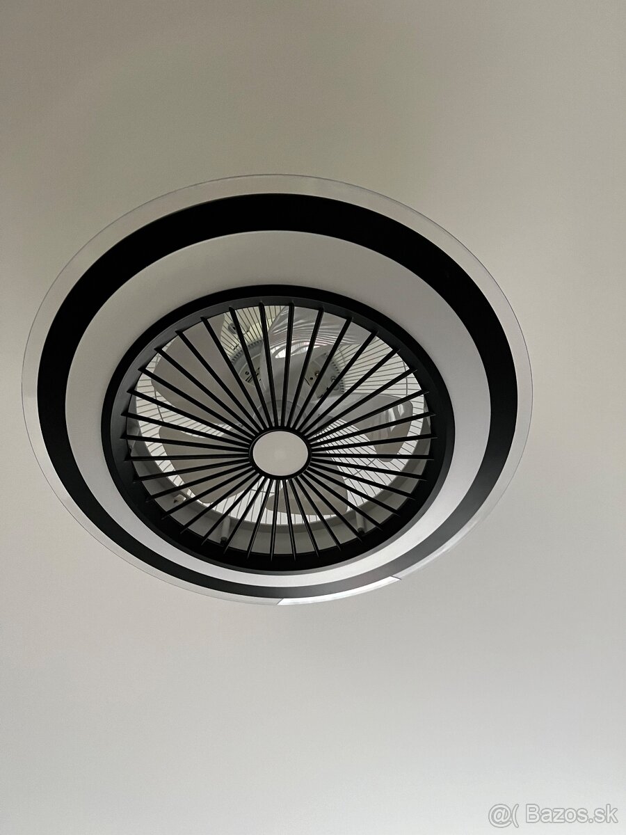 Lampa s ventilatorom