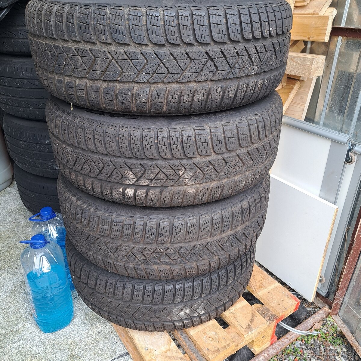 Zimné pneumatiky Pirelli 215/60/R16